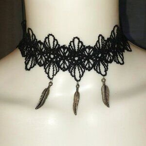 NWT black lace and silver metal feather p / leaf pendents adjustable necklace